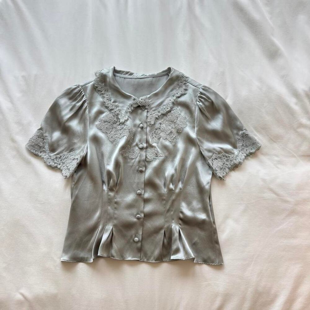 100 silk gray babydoll blouse with lace trim